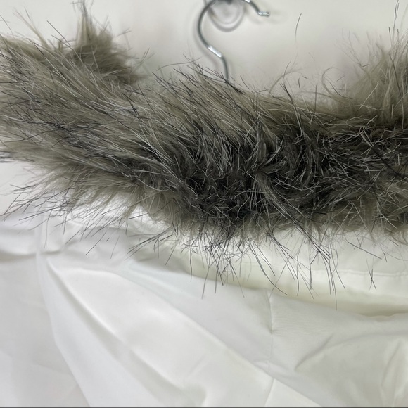 New Adidas Outdoor Xploric Women's Faux Fur Hooded Parka CY8607 - Picture 9 of 10